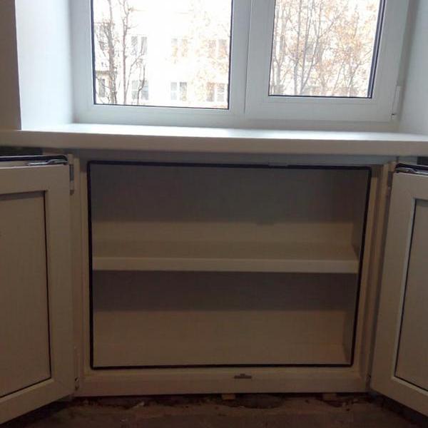 Хрущевский холодильник под окном